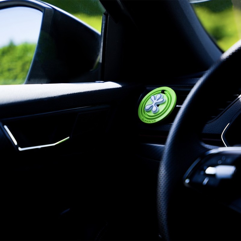 AMBIENTADOR DR. MARCUS DR. MARCUS...