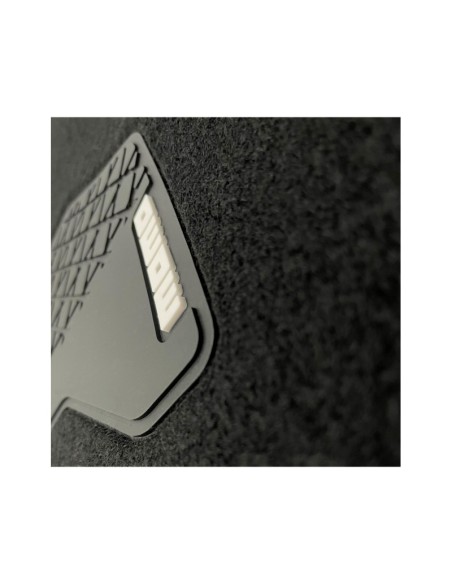 SET COMPLETO DE 4 PIEZAS ALFOMBRAS MOMO 012 UNIVERSALES NEGRO/BLANCO