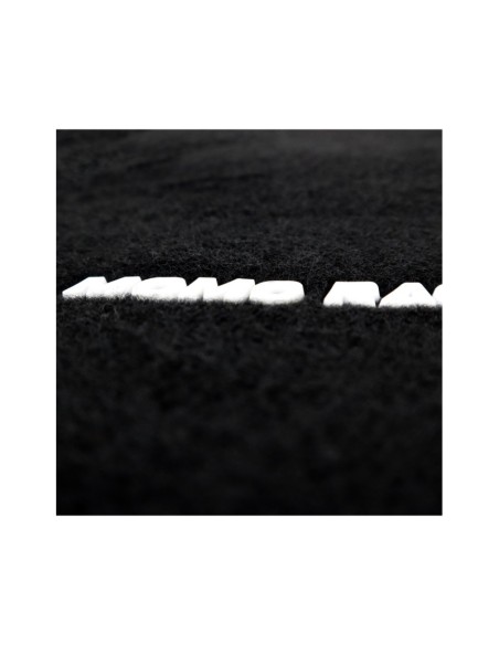 SET COMPLETO 4 PIEZAS ALFOMBRAS MOMO RACING UNIVERSALES NEGRO/ROJO