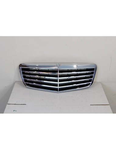 Parrilla Mercedes W211 07-09 Look AMG