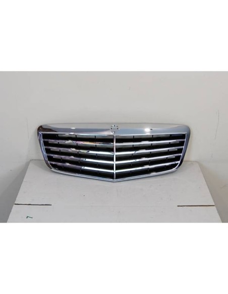 Parrilla Mercedes W211 07-09 Look AMG