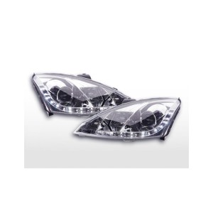 Faros delanteros con luz...