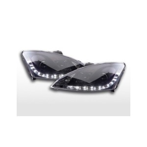 Faros delanteros con luz...